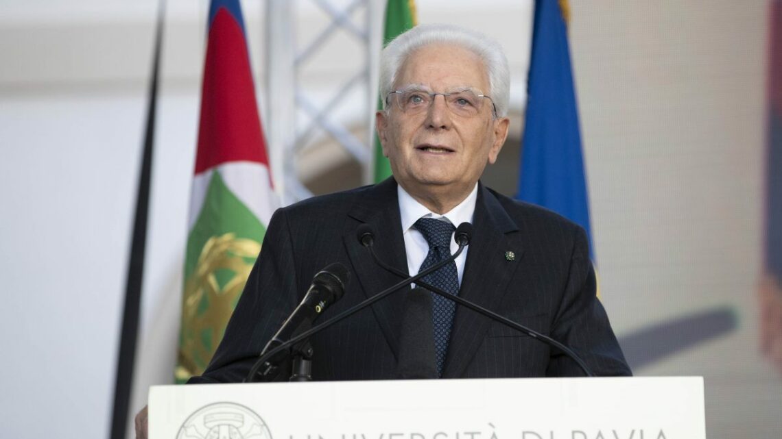 Mattarella “Non si invochi la libertà per sottrarsi al vaccino” Mattarella “Non si invochi la libertà per sottrarsi al vaccino”