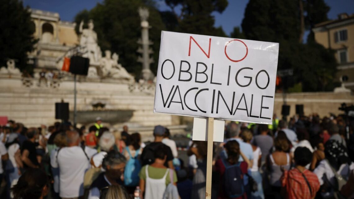 “Progettavano azioni violente”, blitz in tutta Italia contro No Vax “Progettavano azioni violente”, blitz in tutta Italia contro No Vax