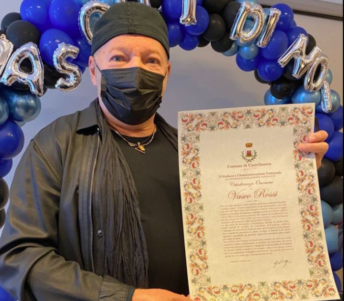 Vasco Rossi cittadino onorario di Castellaneta “Come Rodolfo Valentino” Vasco Rossi cittadino onorario di Castellaneta “Come Rodolfo Valentino”