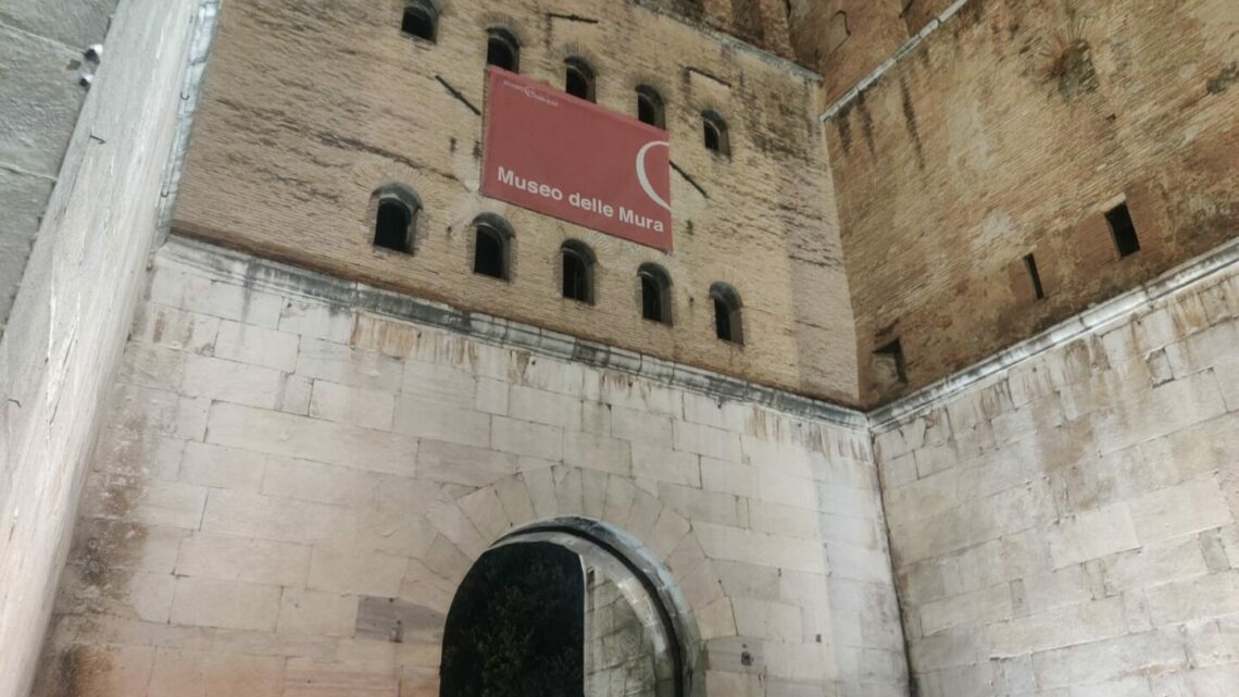 Roma, da Acea illuminazione artistica per la porta di San Sebastiano Roma, da Acea illuminazione artistica per la porta di San Sebastiano