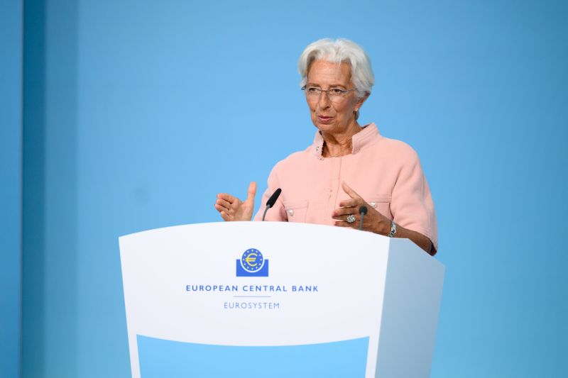 Lagarde rassicura i mercati, tassi fermi fino al 2023 Lagarde rassicura i mercati, tassi fermi fino al 2023