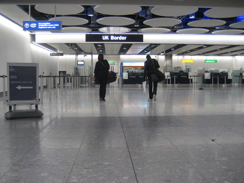 Covid, UK: cambiano le regole per chi arriva dall’estero Covid, UK: cambiano le regole per chi arriva dall’estero