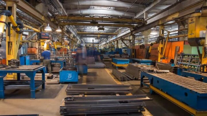 Produzione industriale in aumento a luglio