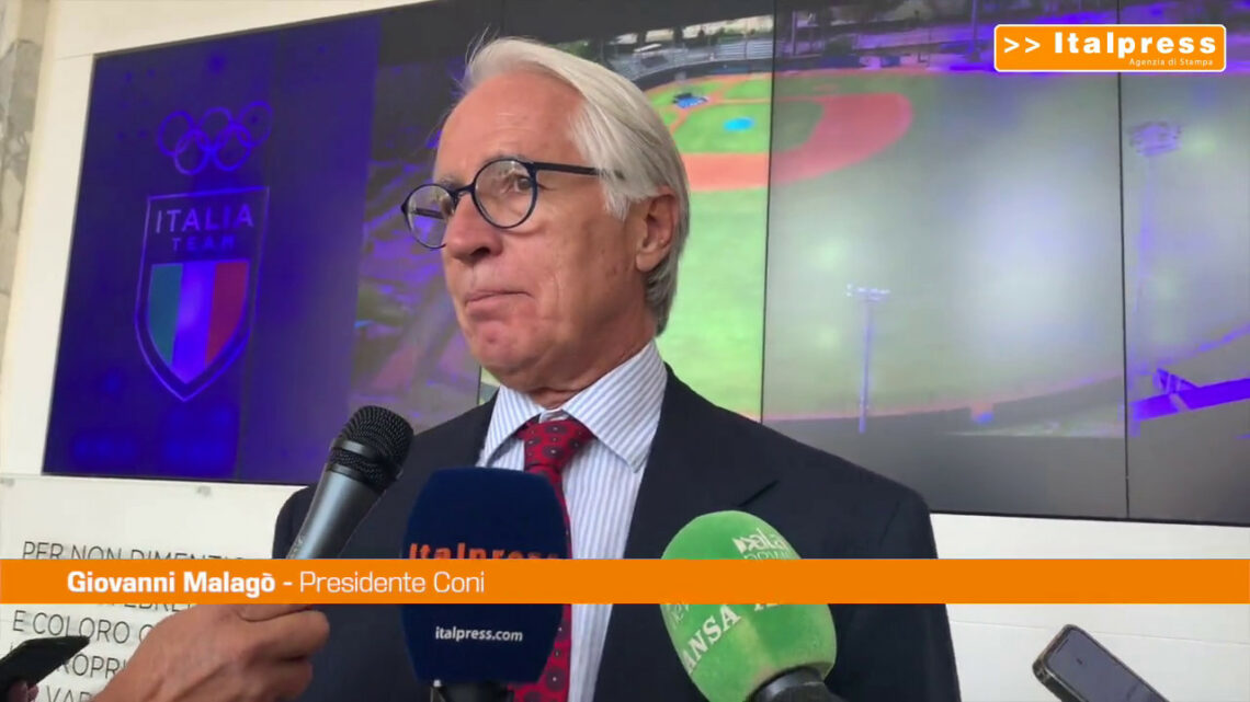 Malagò: “Emozionante premiare Piero Ferrari” Malagò: “Emozionante premiare Piero Ferrari”