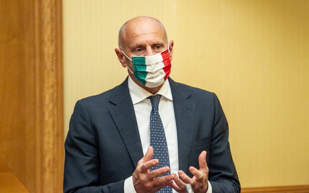 Fdi, Rampelli “Servono verifiche, c’è aria di complotto” Fdi, Rampelli “Servono verifiche, c’è aria di complotto”