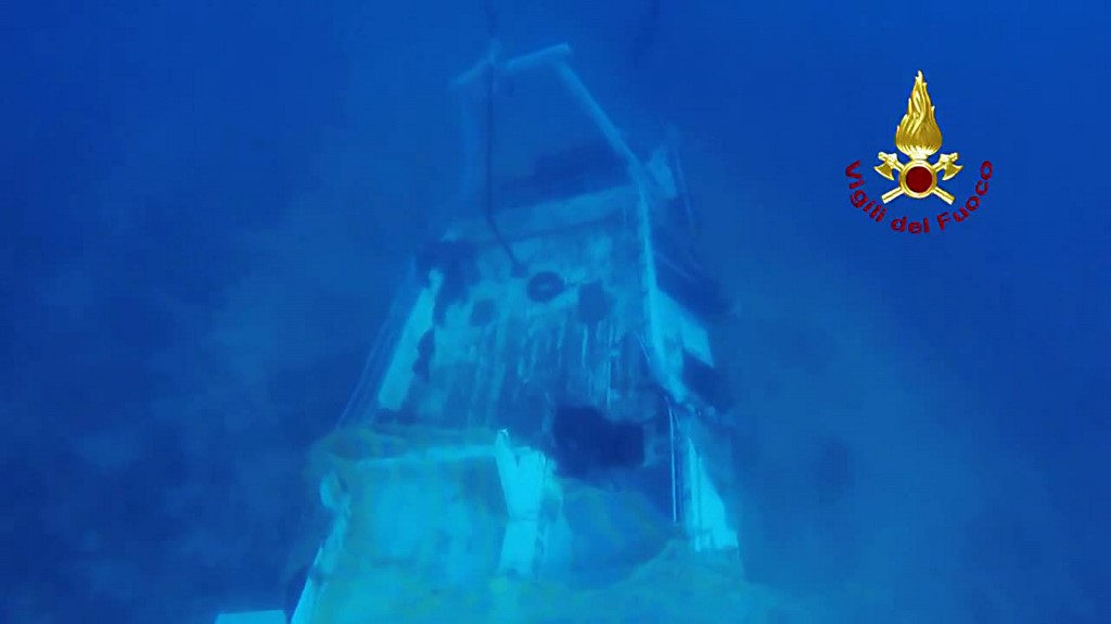 Immigrazione, strage 3 ottobre: 8 anni fa 368 morti naufragio Lampedusa Immigrazione, strage 3 ottobre: 8 anni fa 368 morti naufragio Lampedusa