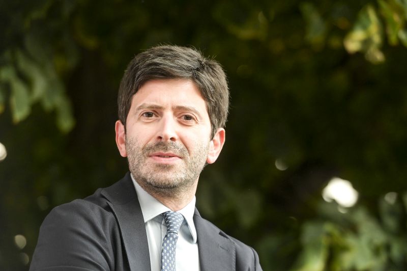 Covid, Speranza “Italia bianca bella notizia ma serve ancora cautela” Covid, Speranza “Italia bianca bella notizia ma serve ancora cautela”