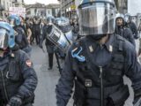 Scontri al corteo no Green Pass a Roma, attaccata sede Cgil