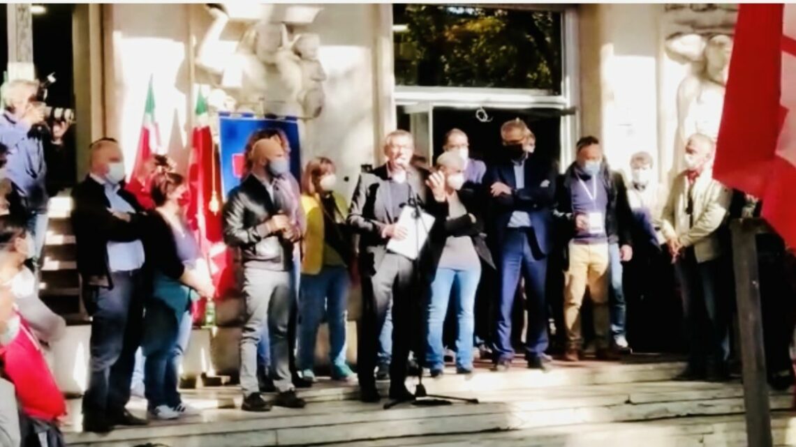 Landini “Lavoratori hanno riconquistato democrazia nel Paese” Landini “Lavoratori hanno riconquistato democrazia nel Paese”