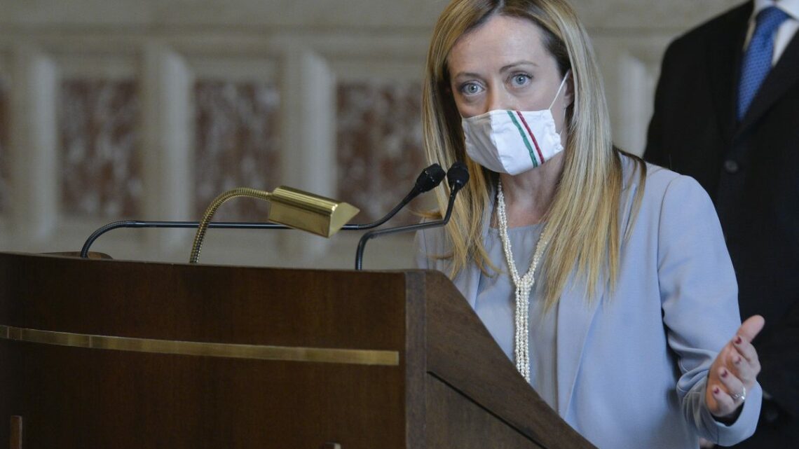 Meloni “Scontri volutamente permessi, è strategia della tensione” Meloni “Scontri volutamente permessi, è strategia della tensione”