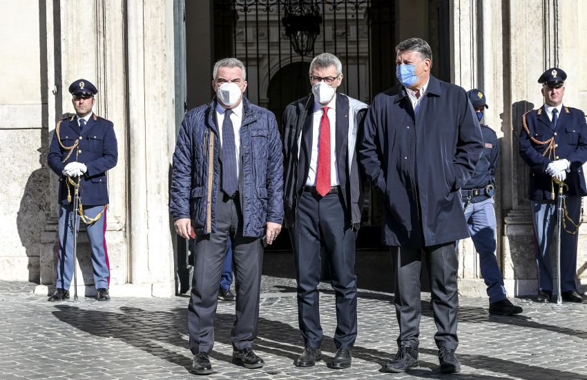 Incontro Governo-Sindacati, più impegno per la sicurezza sul lavoro Incontro Governo-Sindacati, più impegno per la sicurezza sul lavoro