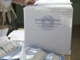 Urne aperte per i ballottaggi, occhi puntati su Roma e Torino