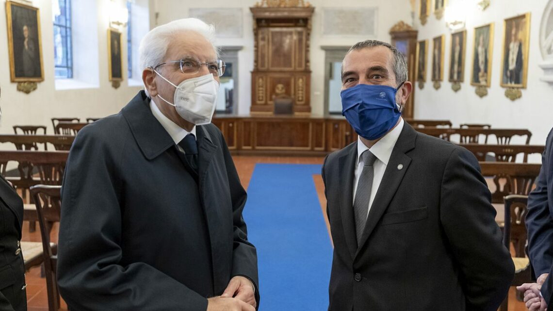 Mattarella “Addolora la violenza che ostacola la ripresa” Mattarella “Addolora la violenza che ostacola la ripresa”