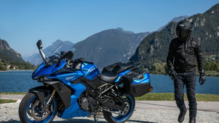 Suzuki GSX-S1000GT, ha preso il via il Premiere Show