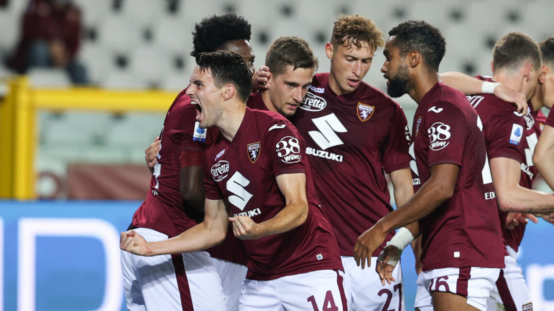 Torino-Genoa 3-2, Destro e Caicedo non bastano Torino-Genoa 3-2, Destro e Caicedo non bastano