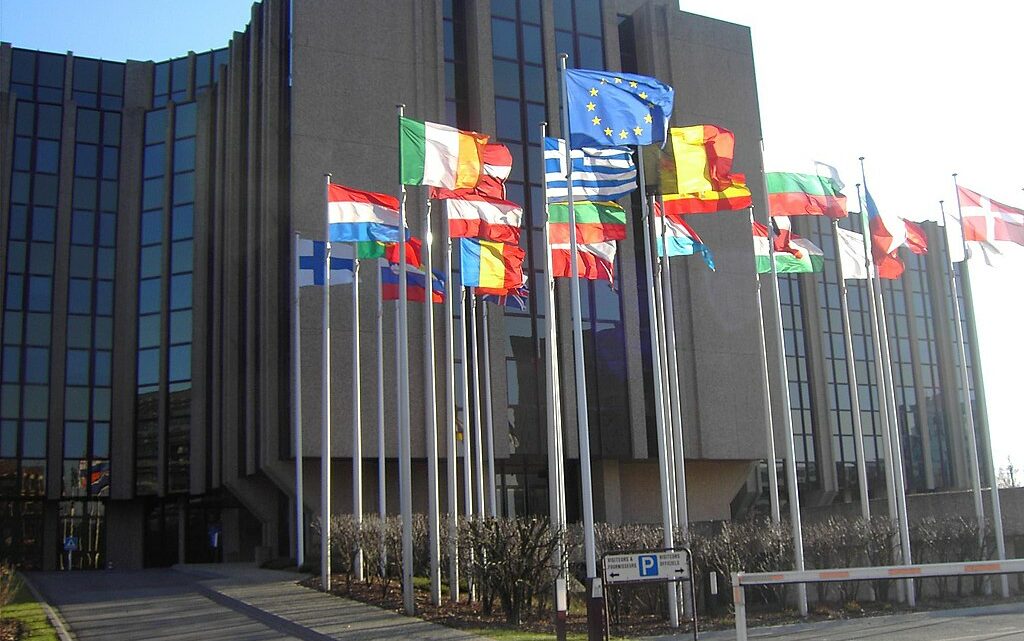 Corte Conti Ue “Nel bilancio europeo troppi errori sulla spesa” Corte Conti Ue “Nel bilancio europeo troppi errori sulla spesa”