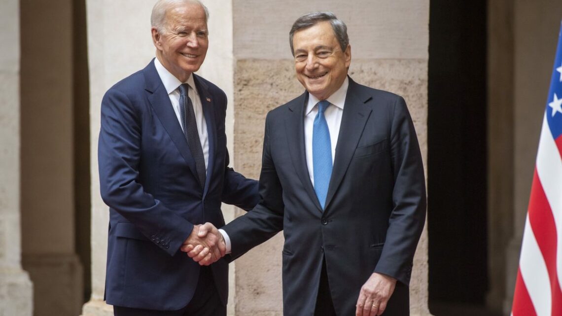 Biden a Draghi “Lavoro straordinario per una nuova economia” Biden a Draghi “Lavoro straordinario per una nuova economia”