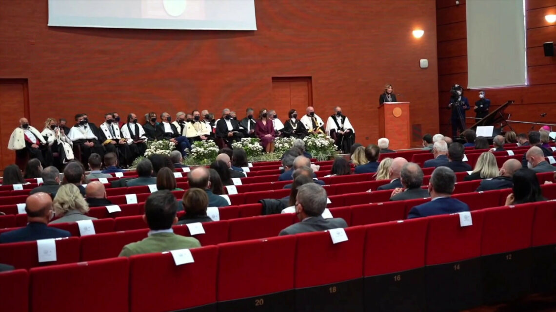 Emiliano: “Università di Foggia è punto di riferimento” Emiliano: “Università di Foggia è punto di riferimento”