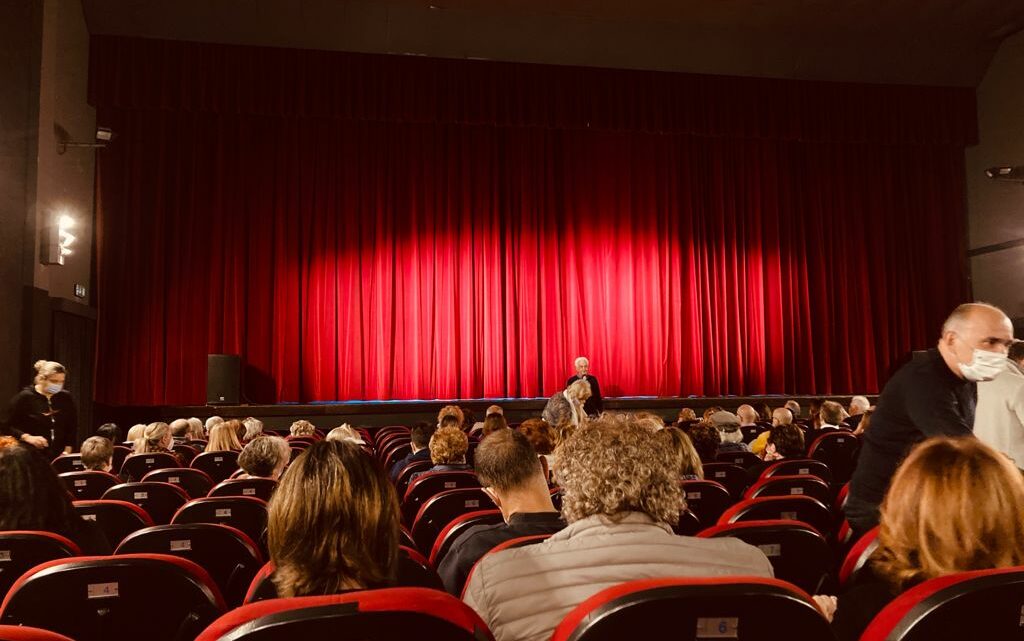 “Il Test” al teatro Michelangelo: al pubblico un enigma esistenziale tra risate e applausi “Il Test” al teatro Michelangelo: al pubblico un enigma esistenziale tra risate e applausi