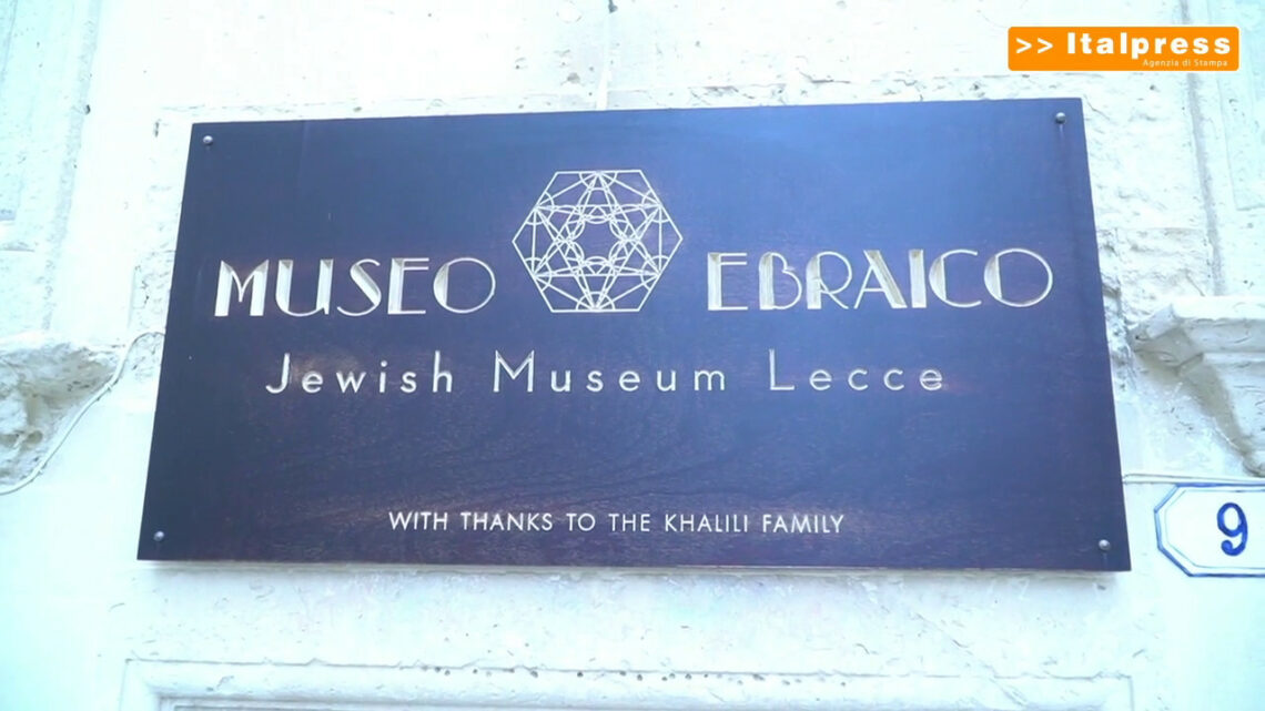 Emiliano a inaugurazione Mostra al Museo Ebraico di Lecce Emiliano a inaugurazione Mostra al Museo Ebraico di Lecce