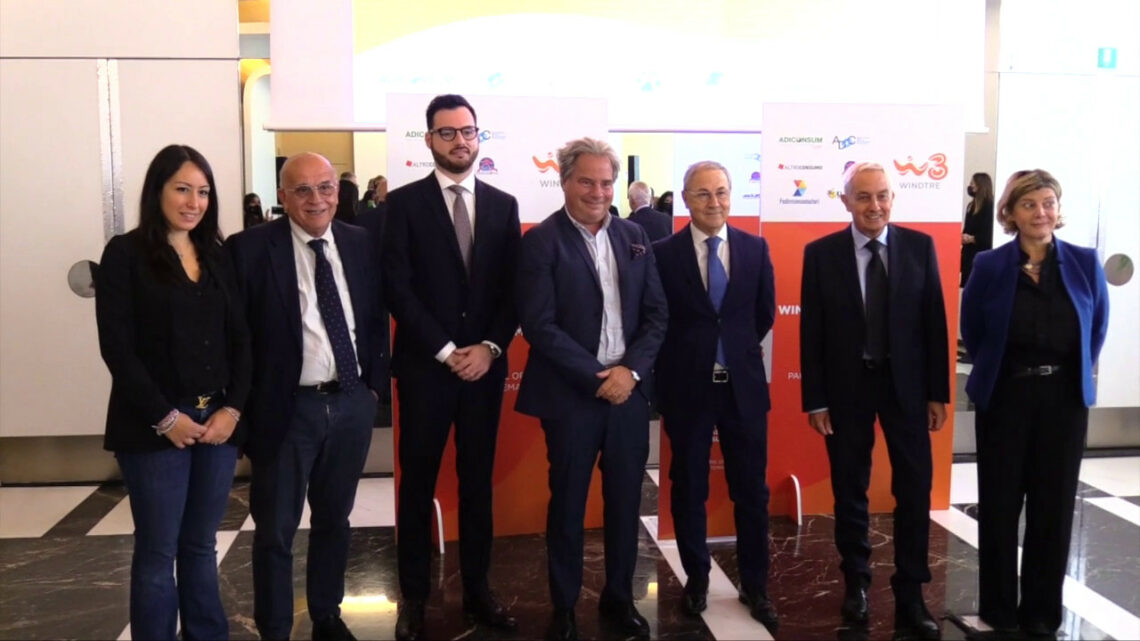 WindTre, accordo con Consumatori per uso consapevole tecnologia WindTre, accordo con Consumatori per uso consapevole tecnologia