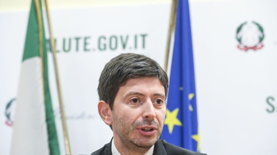 Covid, Speranza: “Auspico che L’Ema decida presto sul vaccino per i bambini da 5 a 12 anni” Covid, Speranza: “Auspico che L’Ema decida presto sul vaccino per i bambini da 5 a 12 anni”