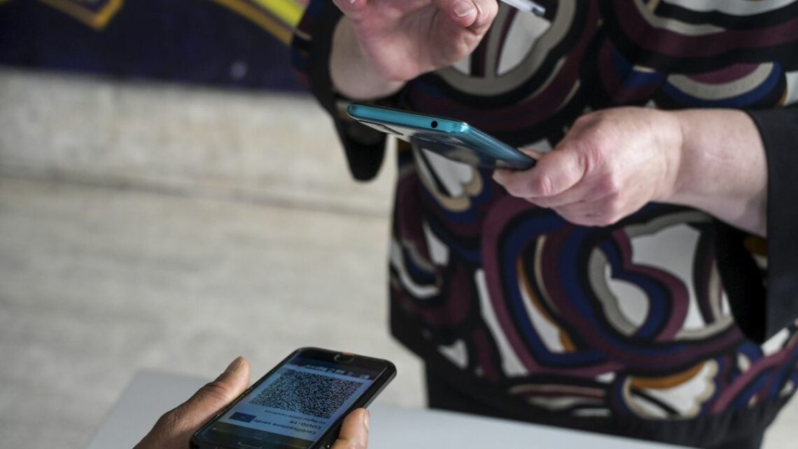 Green pass, il Garante della Privacy avvia un’indagine sulle app “pirata” Green pass, il Garante della Privacy avvia un’indagine sulle app “pirata”