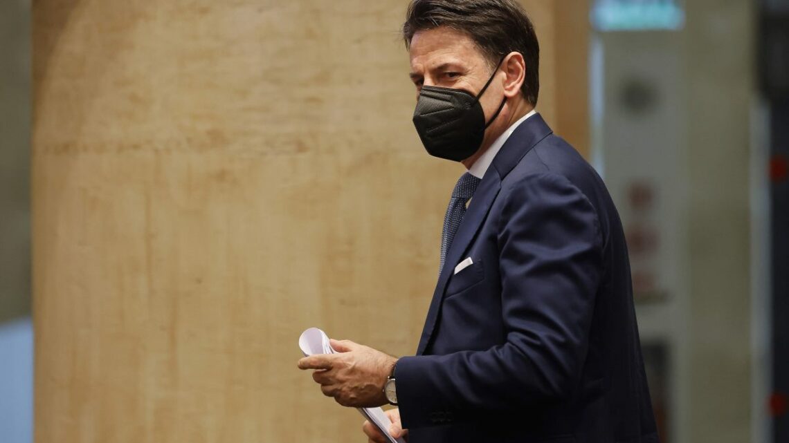 Rdc, Conte “M5S sempre contro l’illegalità, altri a giorni alterni” Rdc, Conte “M5S sempre contro l’illegalità, altri a giorni alterni”