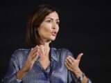 Carfagna “La priorità per il Paese è che Draghi resti al governo”