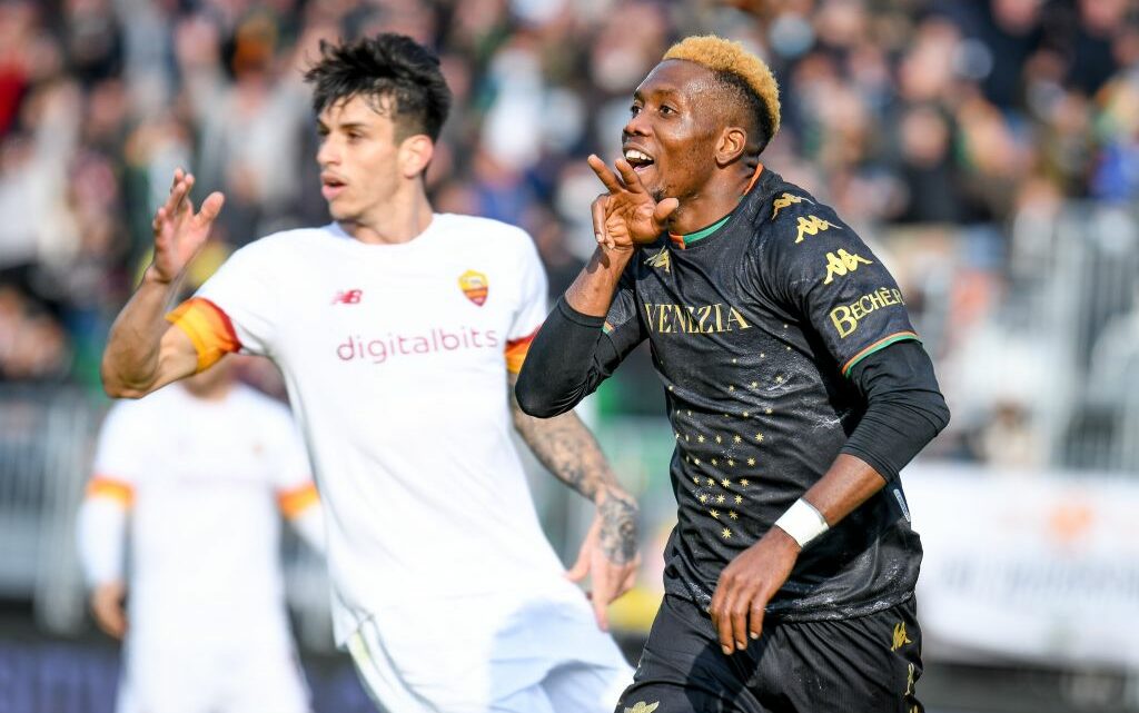 La Roma ko in laguna, il Venezia vince 3-2 in rimonta La Roma ko in laguna, il Venezia vince 3-2 in rimonta