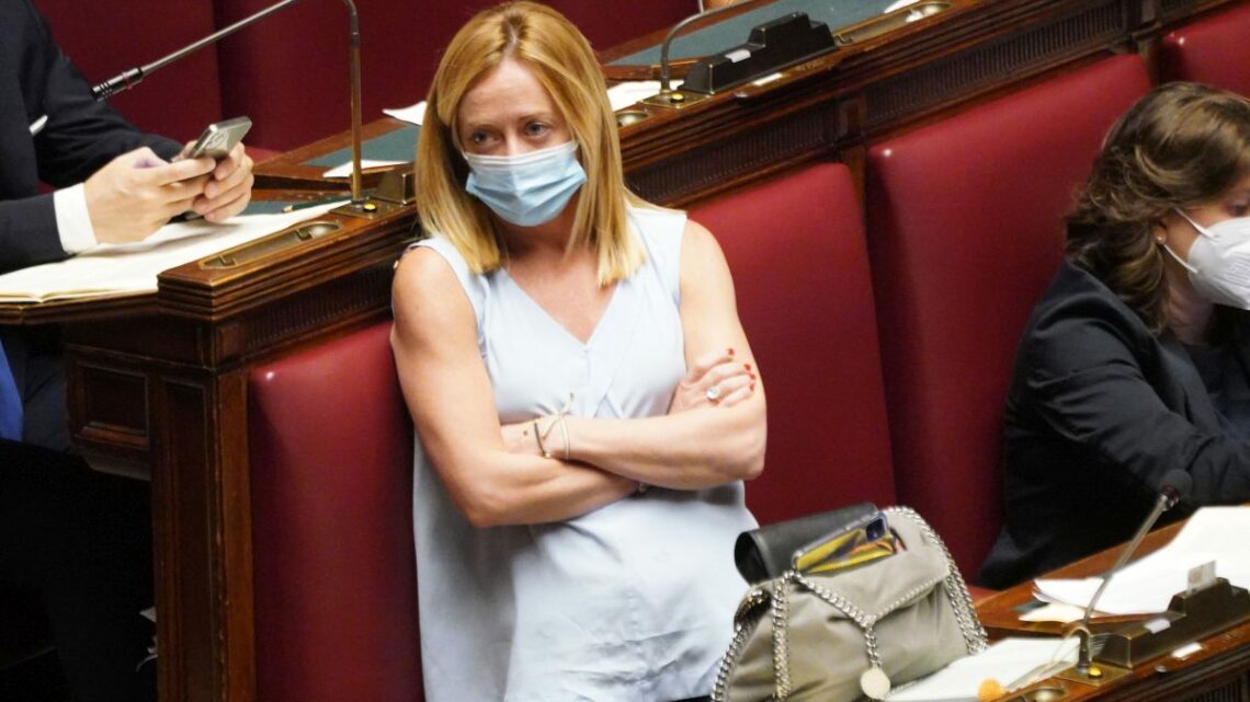 Quirinale, Meloni “Berlusconi prima scelta ma il tema è complesso” Quirinale, Meloni “Berlusconi prima scelta ma il tema è complesso”