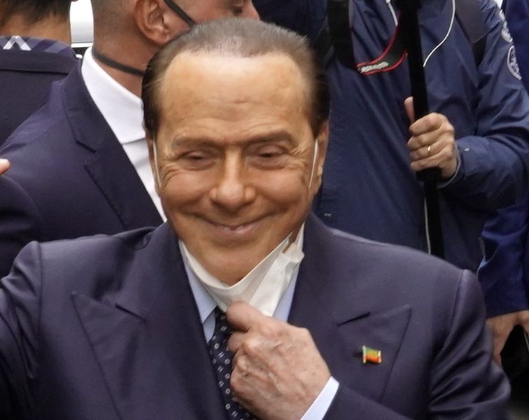 Berlusconi “Draghi resti premier, irresponsabile interrompere” Berlusconi “Draghi resti premier, irresponsabile interrompere”