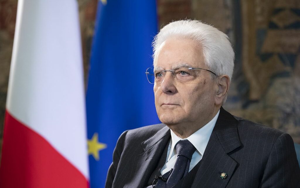 Quirinale, Mattarella conferisce 33 onorificenze al merito Quirinale, Mattarella conferisce 33 onorificenze al merito