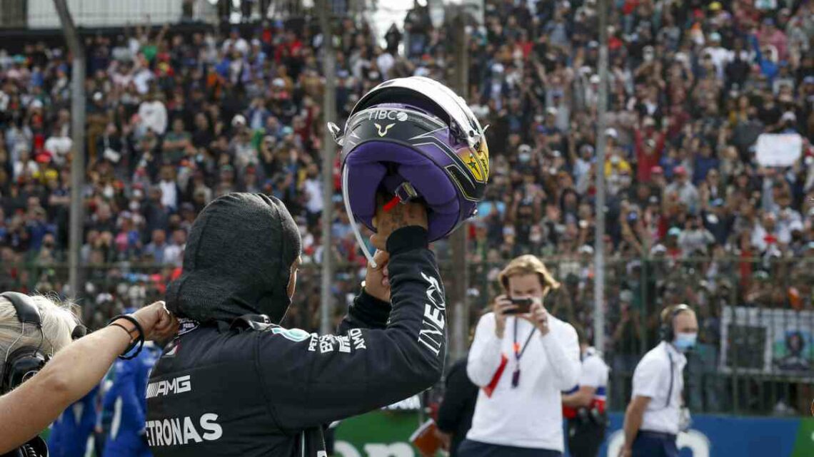 Show di Hamilton in Brasile, Verstappen chiude secondo Show di Hamilton in Brasile, Verstappen chiude secondo