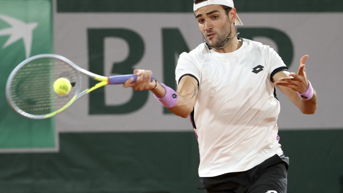 Berrettini costretto al ritiro contro Zverev alle Atp Finals Berrettini costretto al ritiro contro Zverev alle Atp Finals