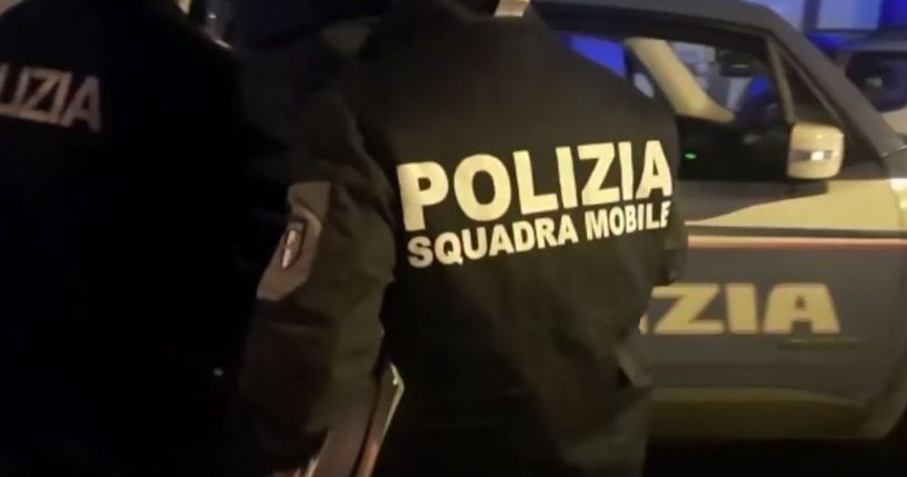 Maxi blitz contro la ‘ndrangheta in tutta Italia, 100 misure cautelari Maxi blitz contro la ‘ndrangheta in tutta Italia, 100 misure cautelari