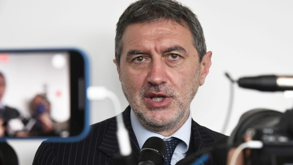 Abruzzo, Marsilio “Nella spesa fondi europei ci sfiliamo la maglia nera” Abruzzo, Marsilio “Nella spesa fondi europei ci sfiliamo la maglia nera”