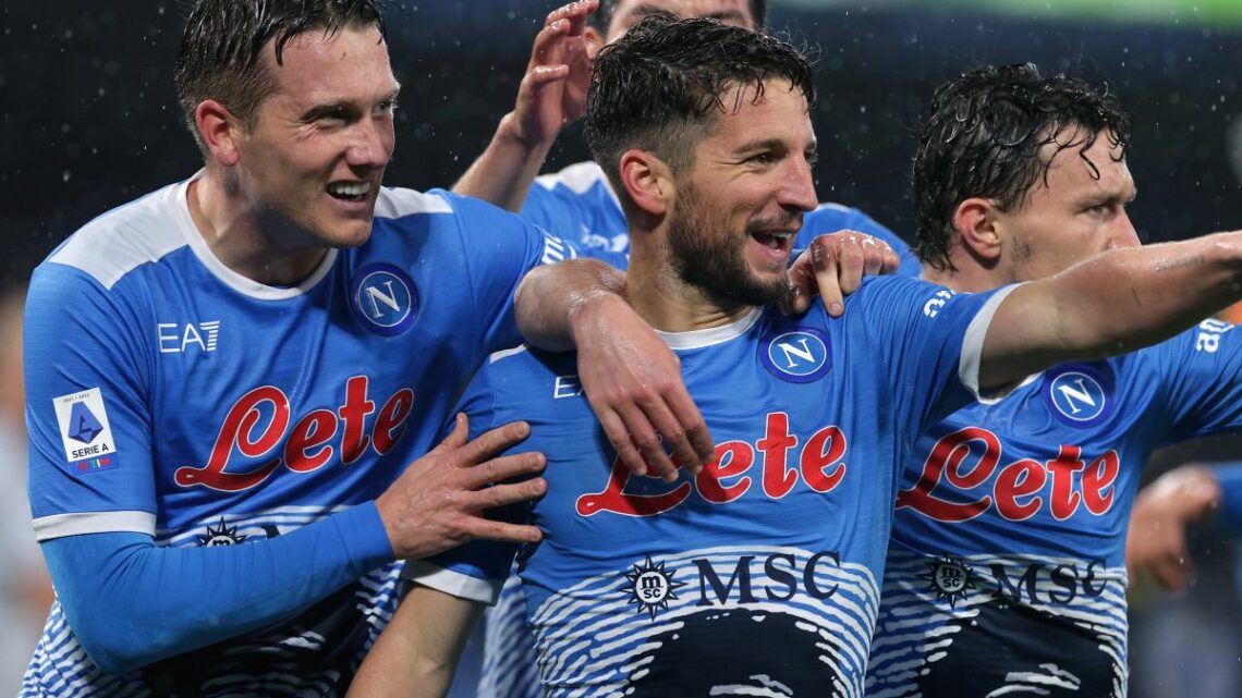 Napoli-Lazio 4-0, partenopei in vetta nel ricordo di Maradona Napoli-Lazio 4-0, partenopei in vetta nel ricordo di Maradona