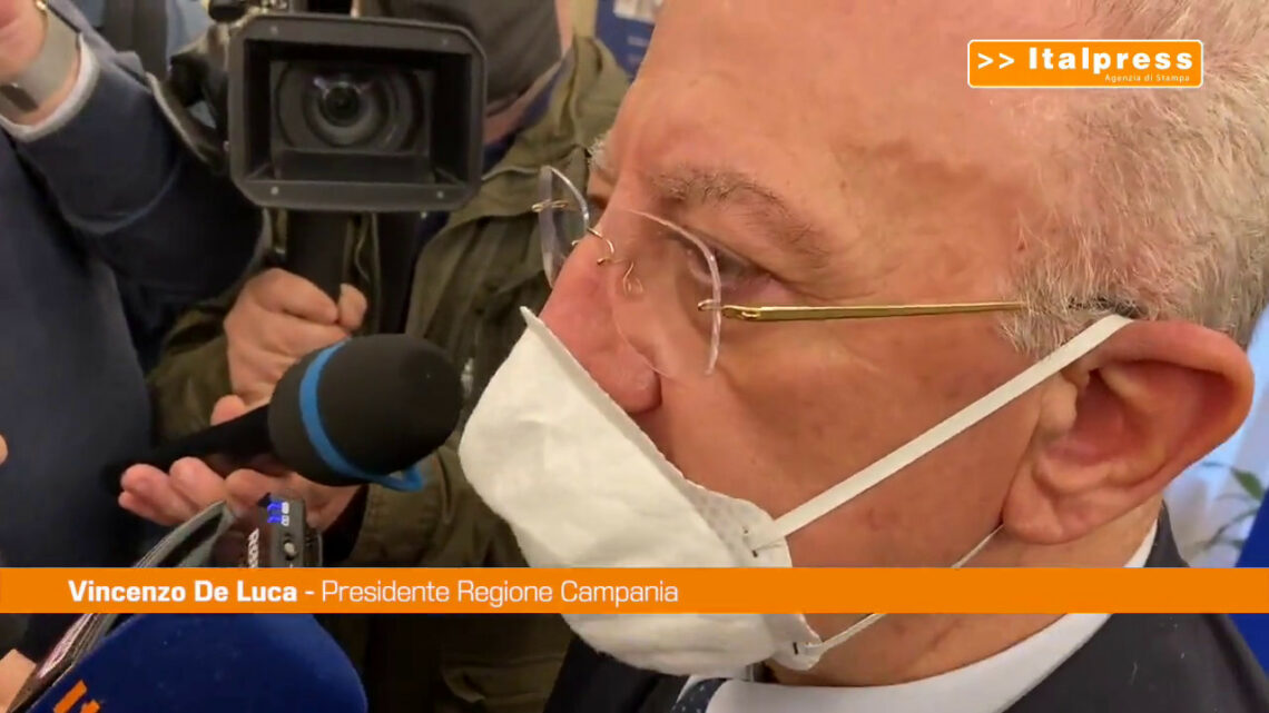 De Luca “In Campania partiti con le terze dosi per tutti” De Luca “In Campania partiti con le terze dosi per tutti”
