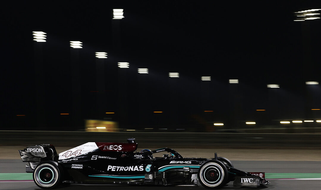 GP del Qatar, Lewis domina e va a meno 8 dalla leadership di Verstappen GP del Qatar, Lewis domina e va a meno 8 dalla leadership di Verstappen
