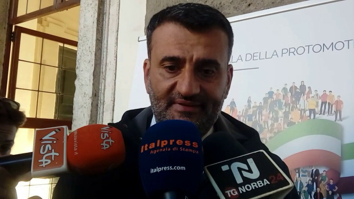 Covid, Decaro “Restrizioni solo a chi non ha super green pass” Covid, Decaro “Restrizioni solo a chi non ha super green pass”