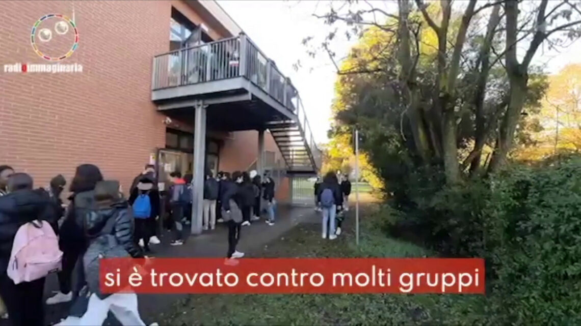 Rissa per un panino in una scuola di Carpi Rissa per un panino in una scuola di Carpi