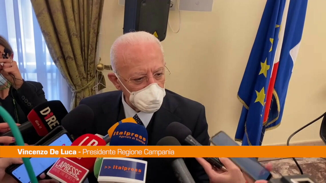 Covid, De Luca “Il Governo sbaglia a rinviare le terze dosi” Covid, De Luca “Il Governo sbaglia a rinviare le terze dosi”