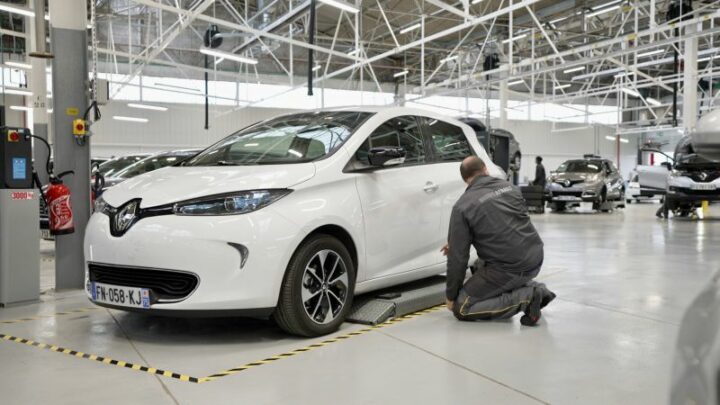 Renault inaugura a Flins la Refactory veicoli usati