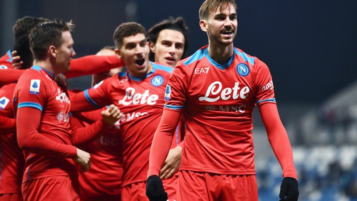 Il Napoli si fa rimontare ma rimane primo, 2-2 col Sassuolo Il Napoli si fa rimontare ma rimane primo, 2-2 col Sassuolo