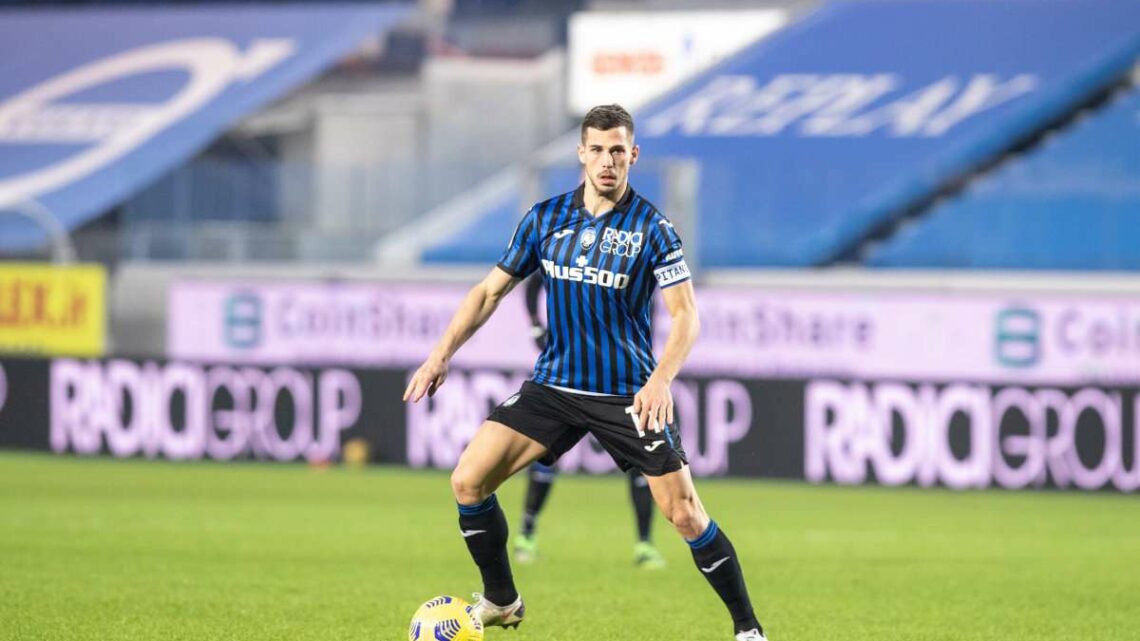 Atalanta corsara, 3-2 a Napoli e in corsa per lo scudetto Atalanta corsara, 3-2 a Napoli e in corsa per lo scudetto