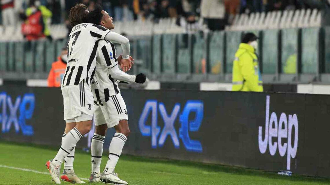 Cuadrado-Dybala, la Juve supera il Genoa 2-0 Cuadrado-Dybala, la Juve supera il Genoa 2-0