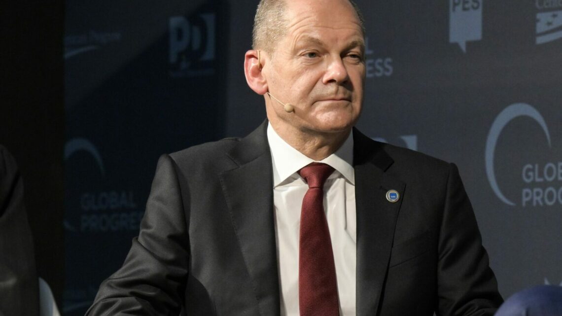 Scholz giura davanti al Bundestag, è il nuovo Cancelliere tedesco Scholz giura davanti al Bundestag, è il nuovo Cancelliere tedesco