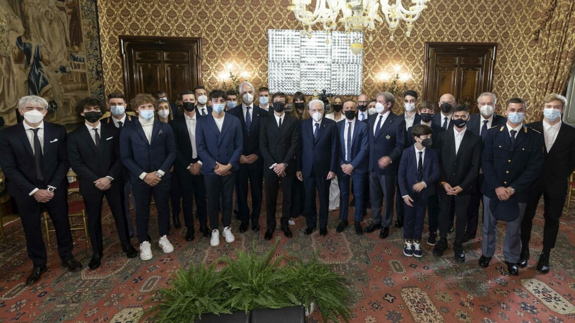 Mattarella riceve i vertici FMI con Valentino Rossi e Cairoli Mattarella riceve i vertici FMI con Valentino Rossi e Cairoli