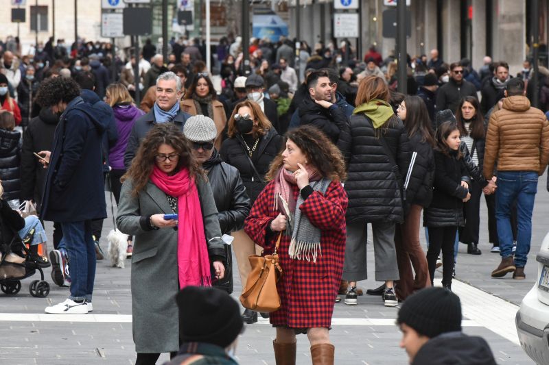 Nel 2020 popolazione in calo, pesa effetto pandemia Nel 2020 popolazione in calo, pesa effetto pandemia